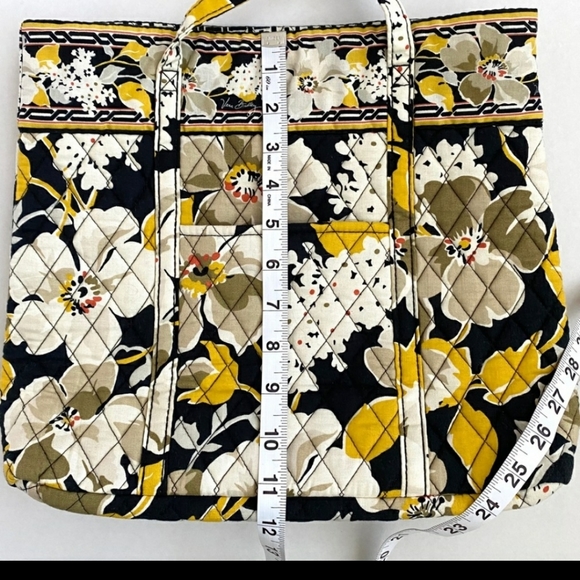 VERA BRADLEY TOTE RETIRED DOGWOOD PATTERN - Picture 2 of 10